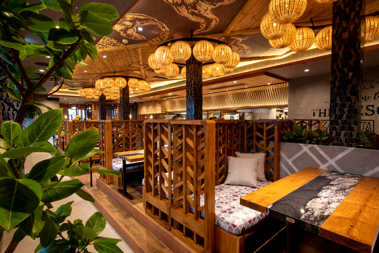 大和上和田店内